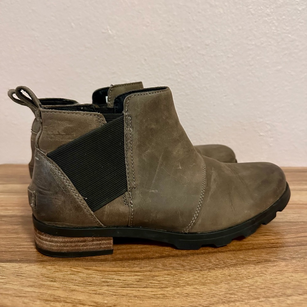 Sorel Women's Emelie Chelsea Boot